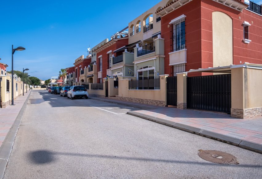 Resale - Bungalow - Torrevieja - Nueva Torrevieja - Aguas Nuevas