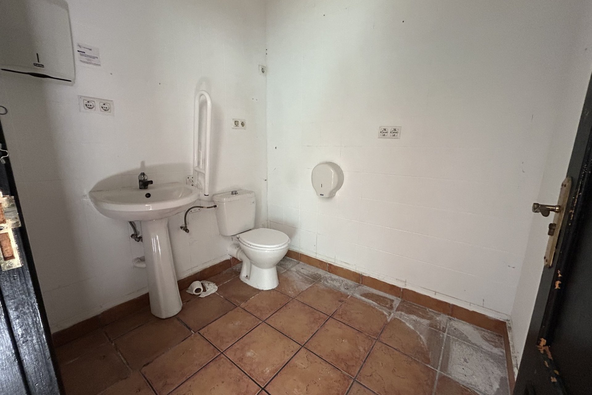 Resale - Local comercial - Orihuela Costa - Villamartín