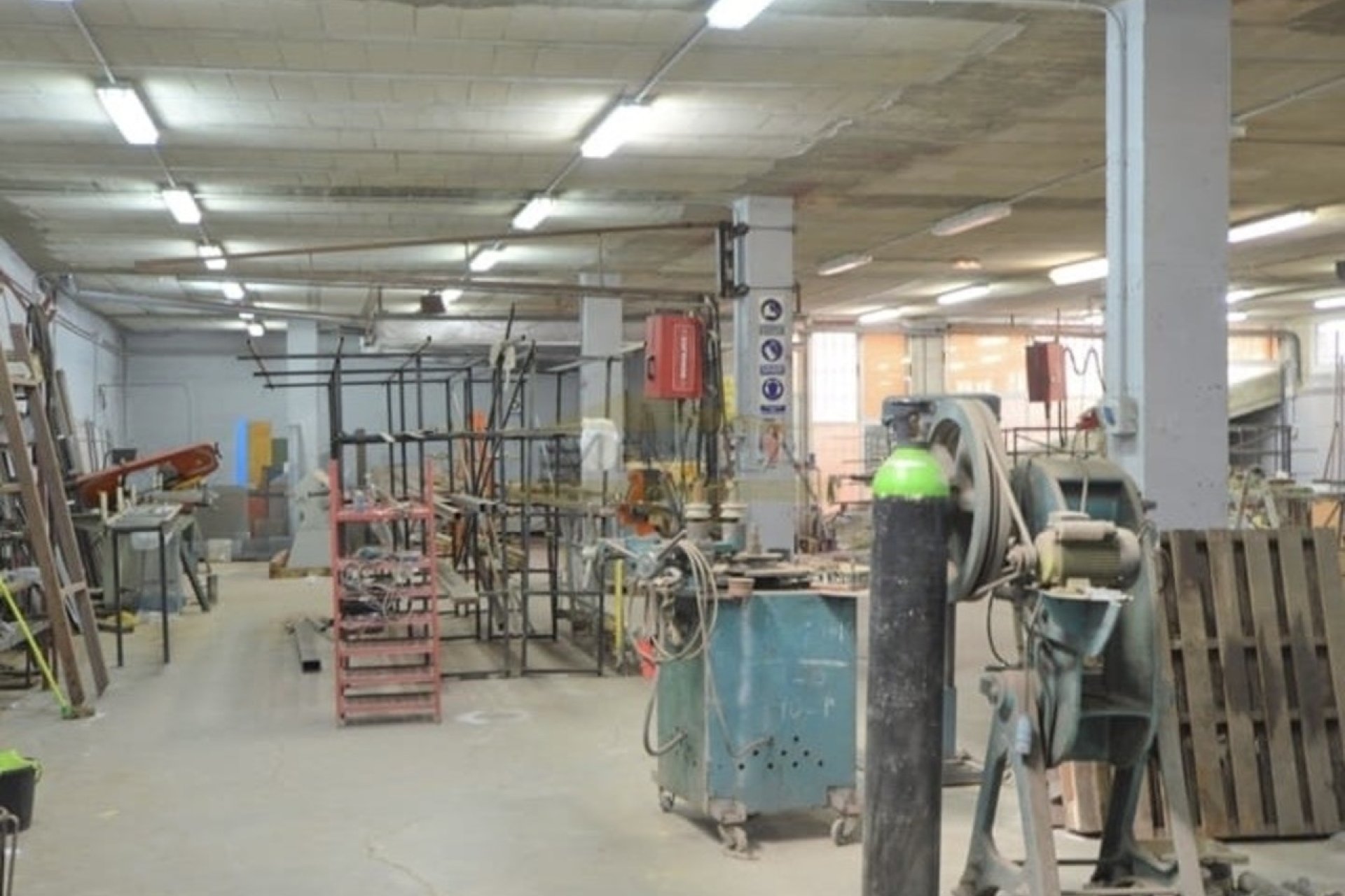 Resale - Local comercial - San Miguel de Salinas