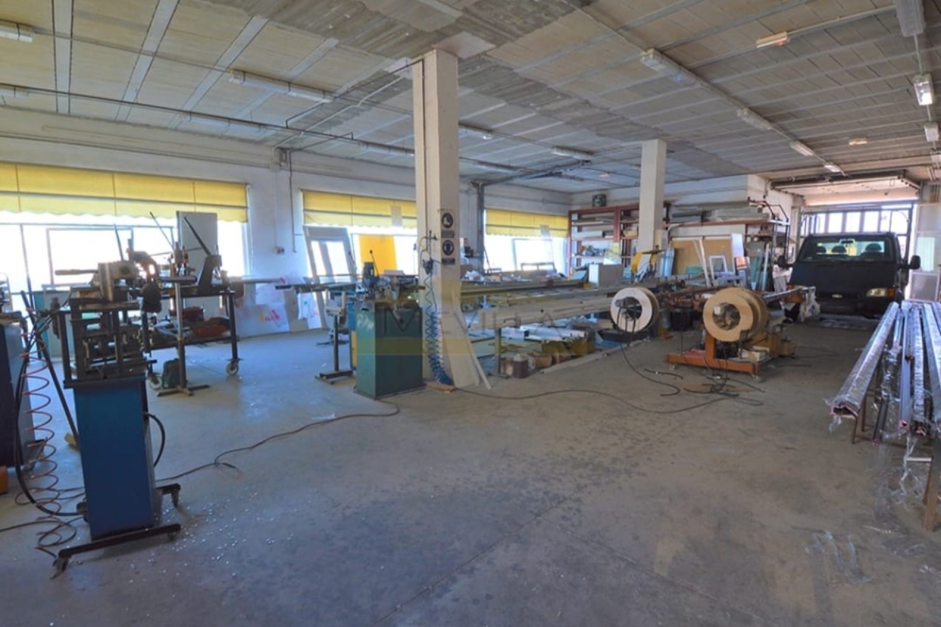 Resale - Local comercial - San Miguel de Salinas