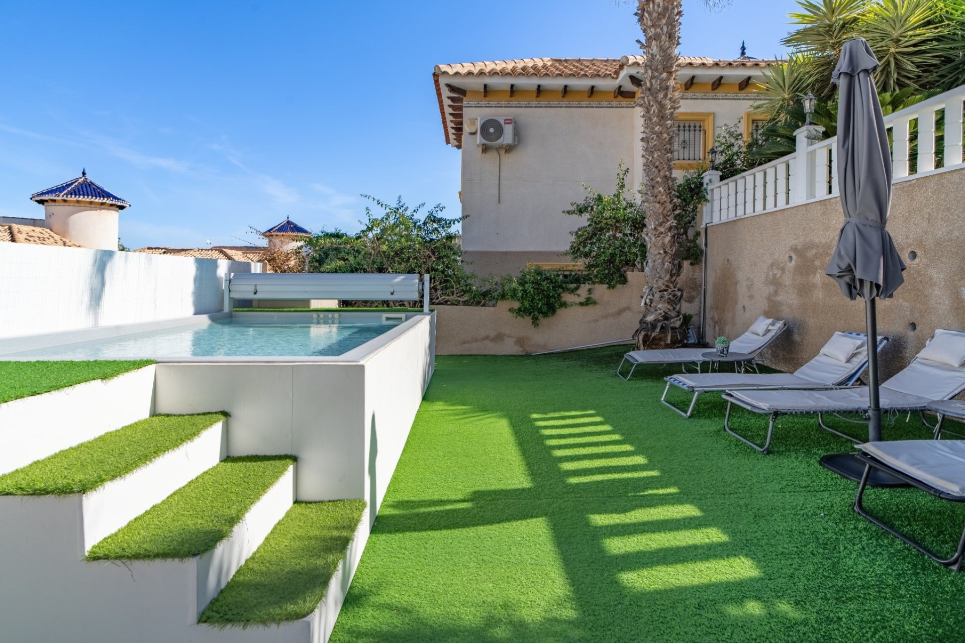 Resale - Townhouse - San Miguel de Salinas - Las Filipinas