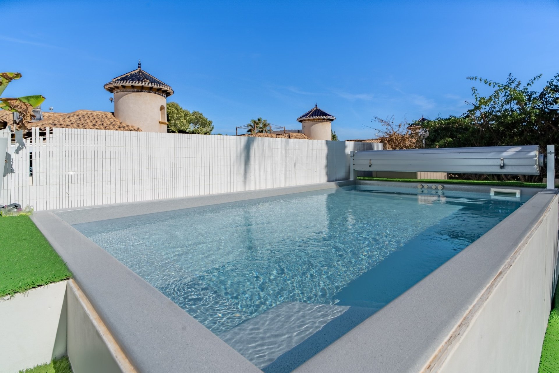 Resale - Townhouse - San Miguel de Salinas - Las Filipinas
