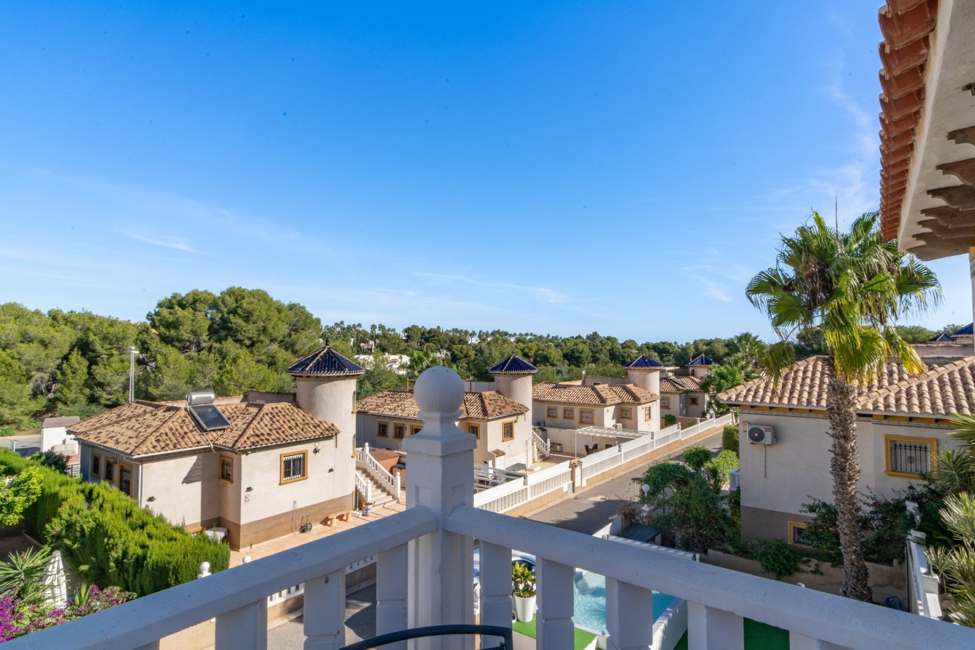 Resale - Townhouse - San Miguel de Salinas - Las Filipinas
