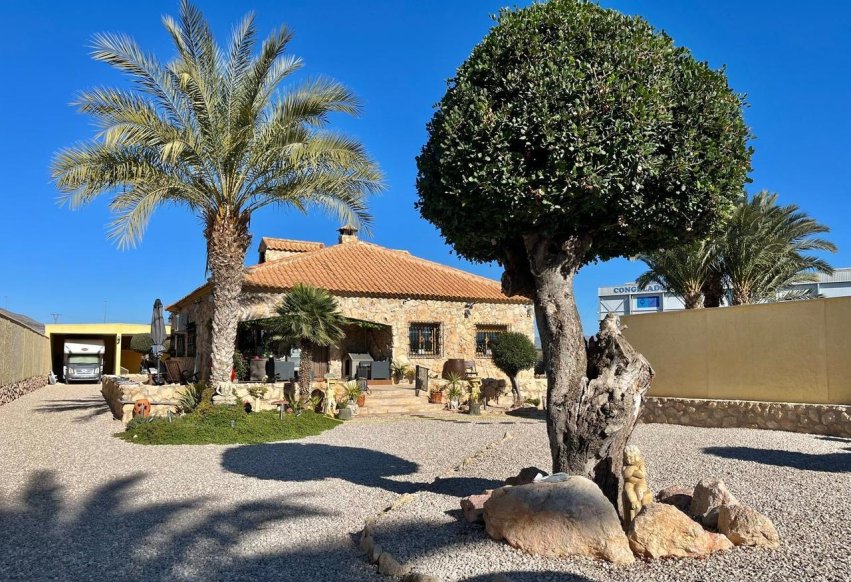 Resale - Villa - Fortuna