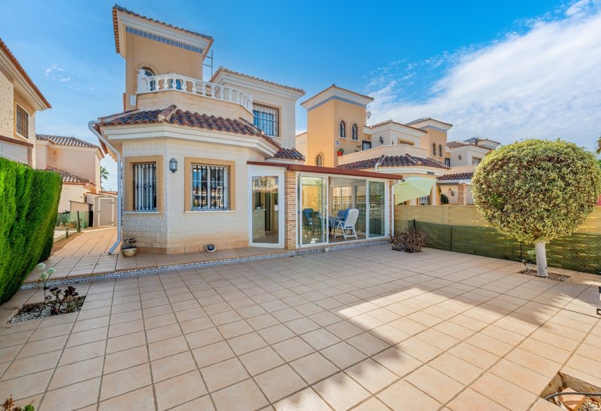 Resale - Villa - Guardamar del Segura