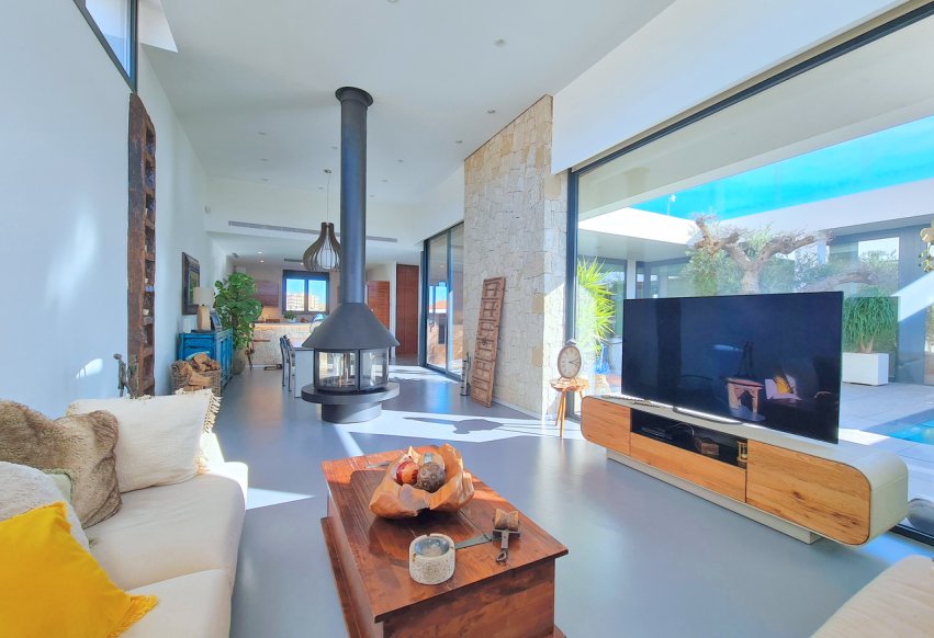 Resale - Villa - Los Alcázares