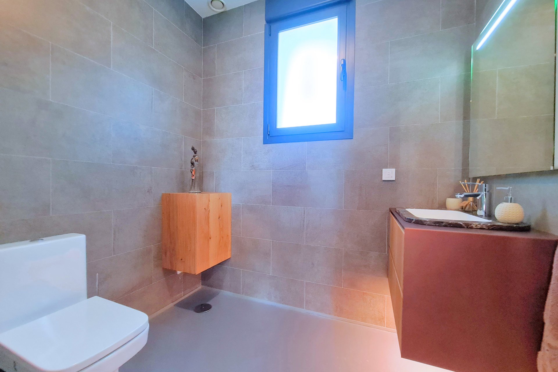 Resale - Villa - Los Alcázares