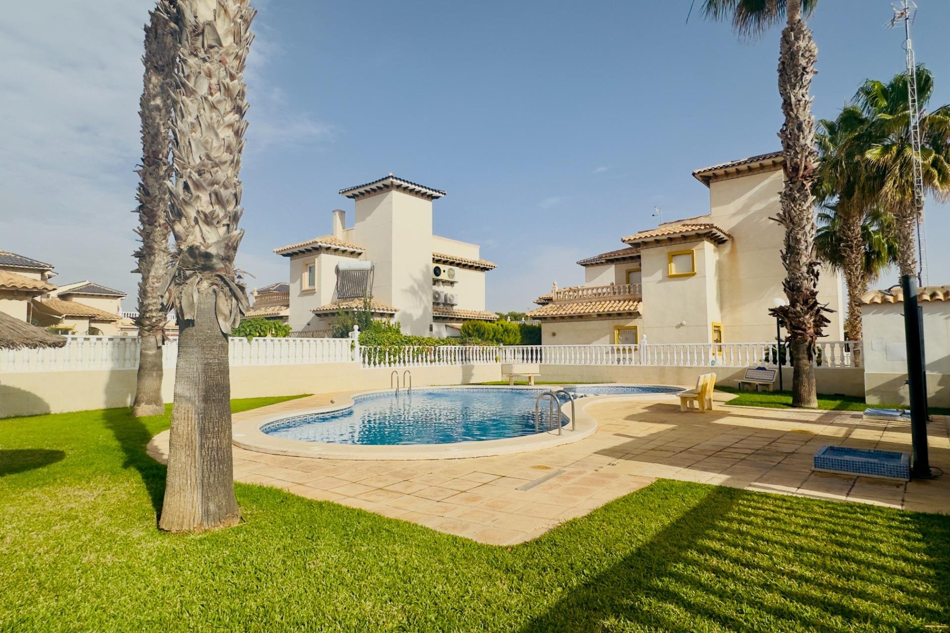 Resale - Villa - Orihuela Costa - Cabo Roig