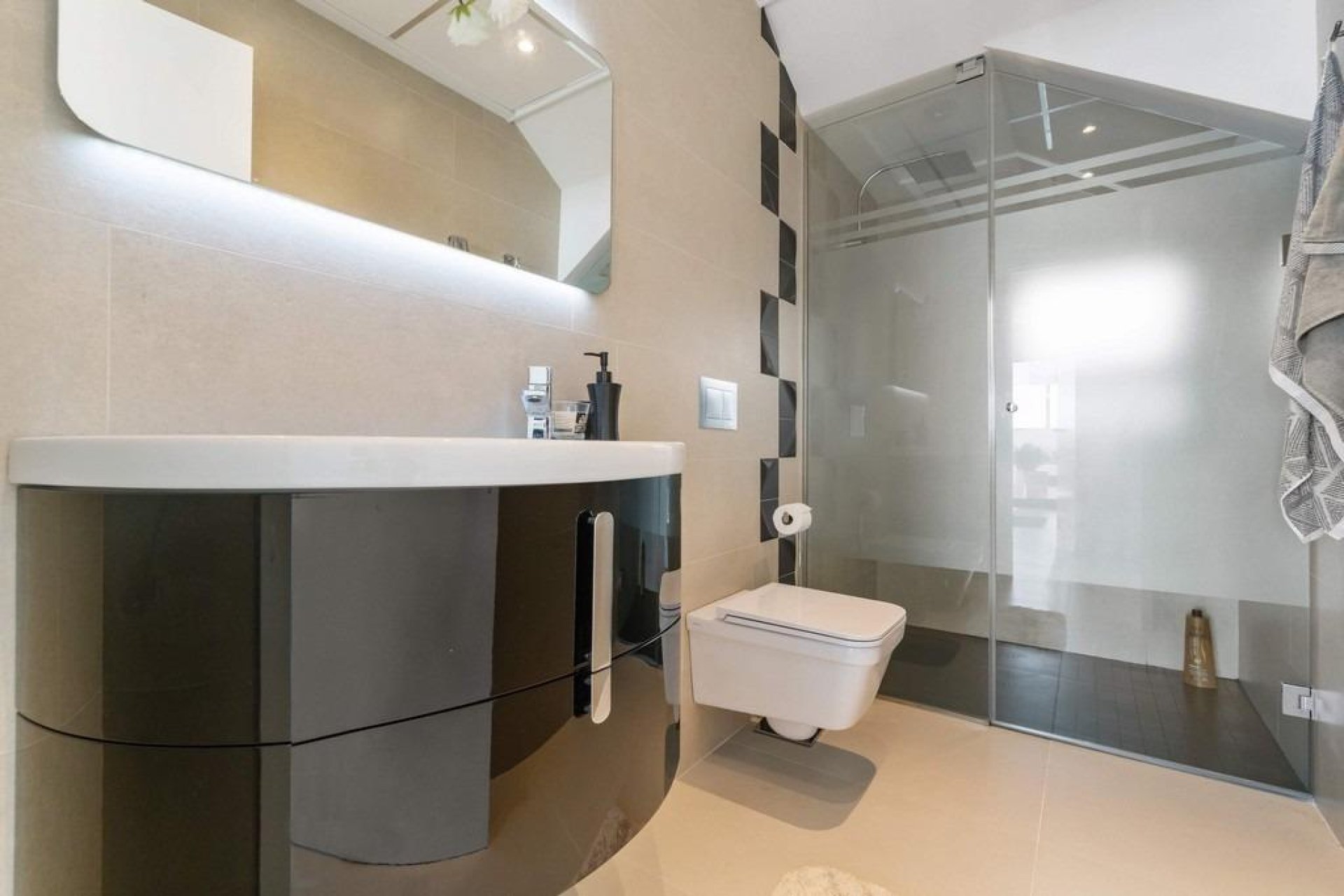 Resale - Villa - Orihuela Costa - Campoamor