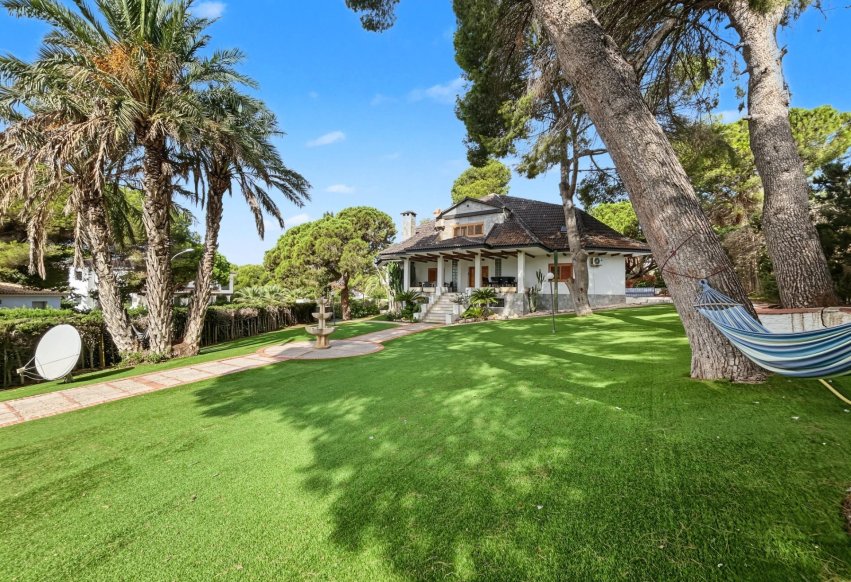 Resale - Villa - Orihuela Costa - Campoamor