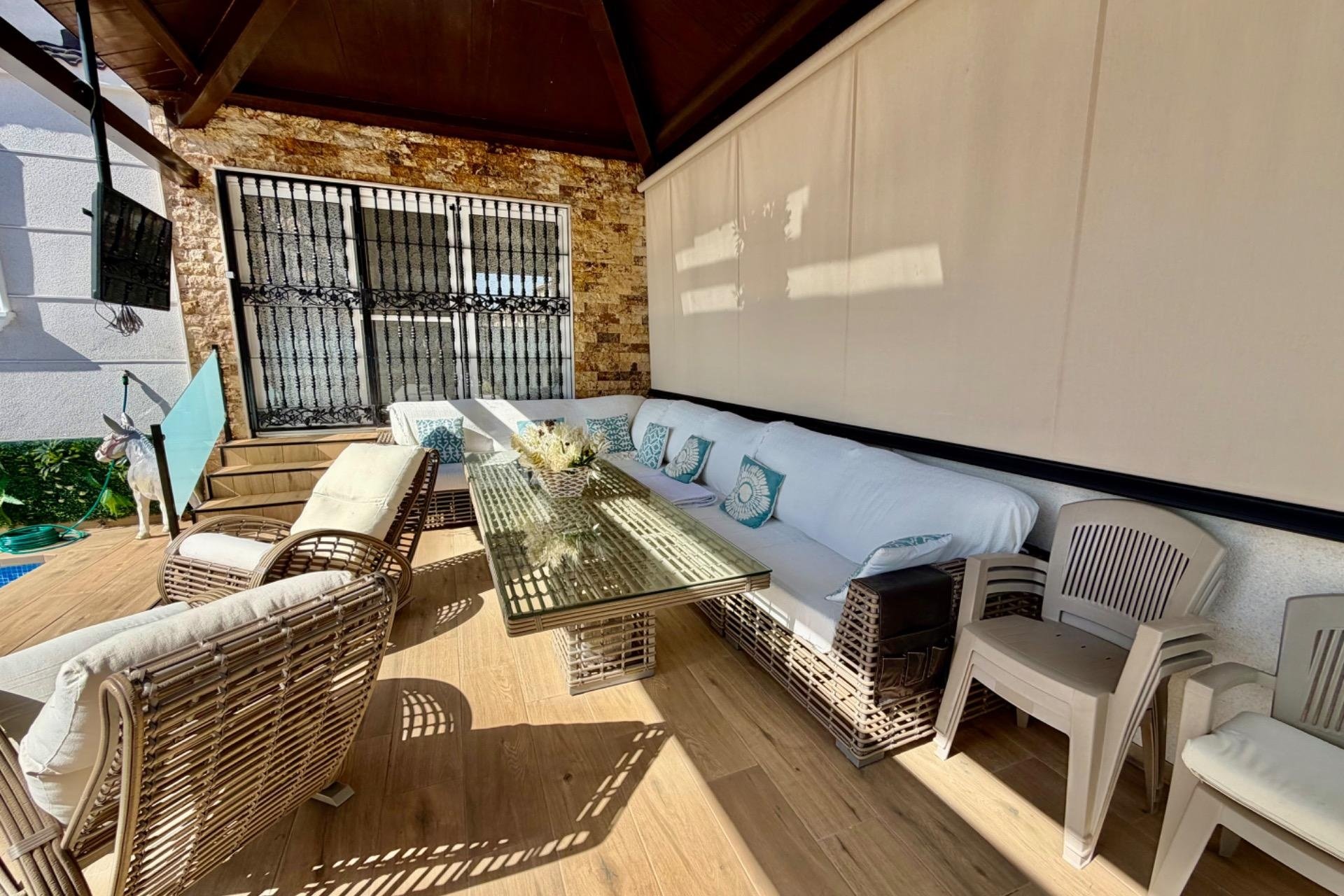 Resale - Villa - Orihuela Costa - La Zenia