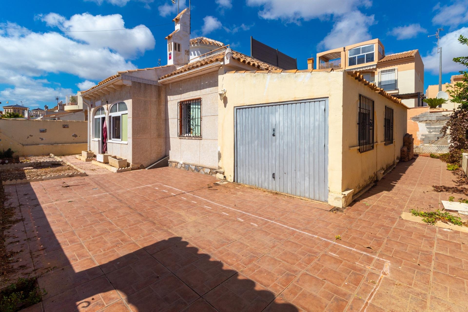 Resale - Villa - Orihuela Costa - Los Almendros-La Florida