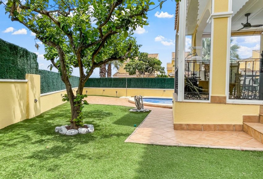 Resale - Villa - Orihuela Costa - Los Dolses