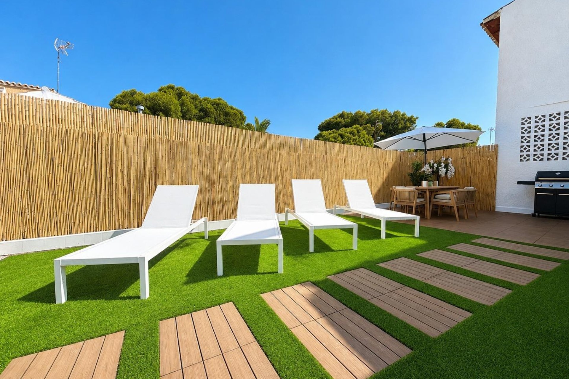 Resale - Villa - Orihuela Costa - Punta Prima