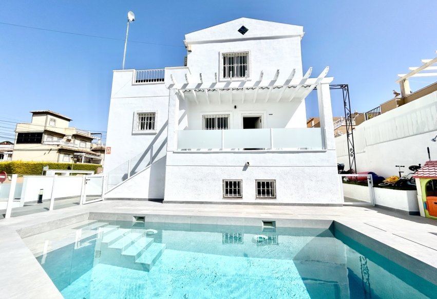 Resale - Villa - Orihuela Costa - Villamartín
