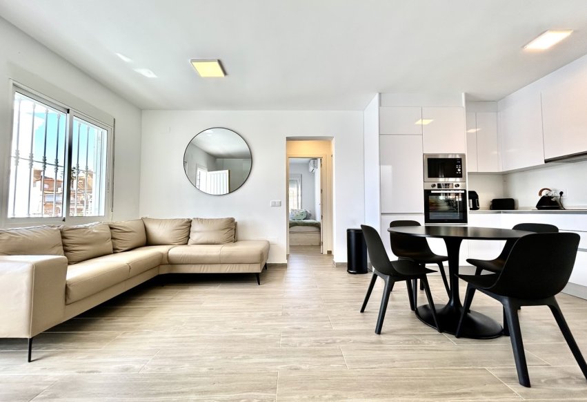 Resale - Villa - Orihuela Costa - Villamartín