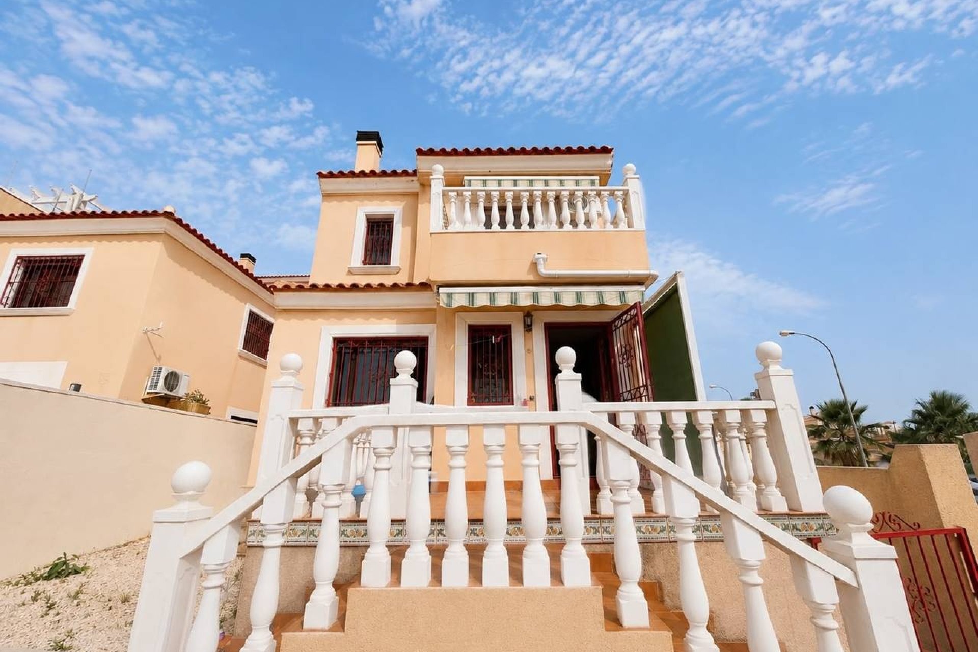 Resale - Villa - Orihuela Costa - Villamartín