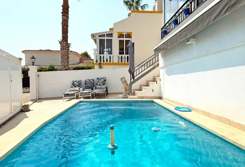Resale - Villa - Orihuela Costa - Villamartín