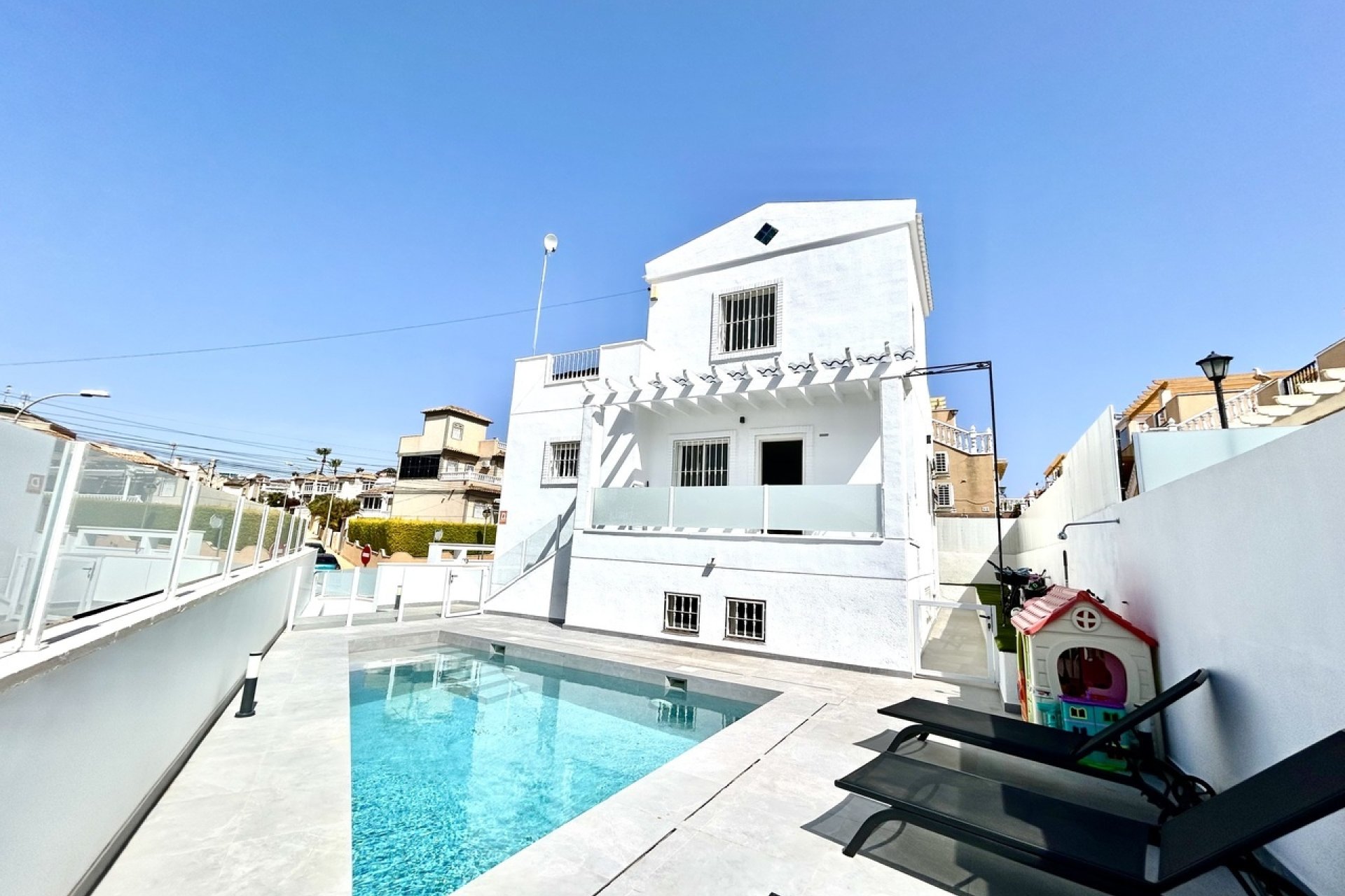 Resale - Villa - Orihuela Costa - Villamartín