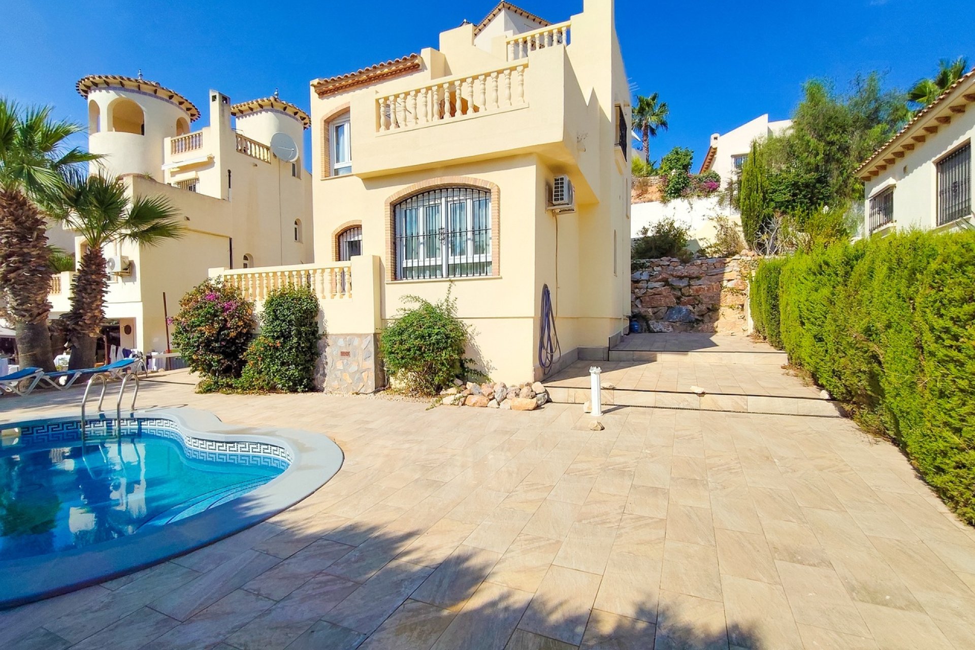 Resale - Villa - Orihuela Costa - Villamartín