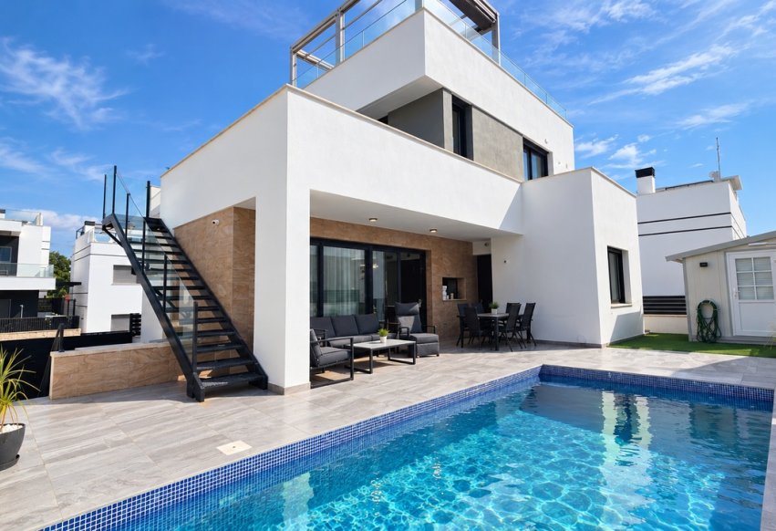 Resale - Villa - Orihuela Costa - Villamartín