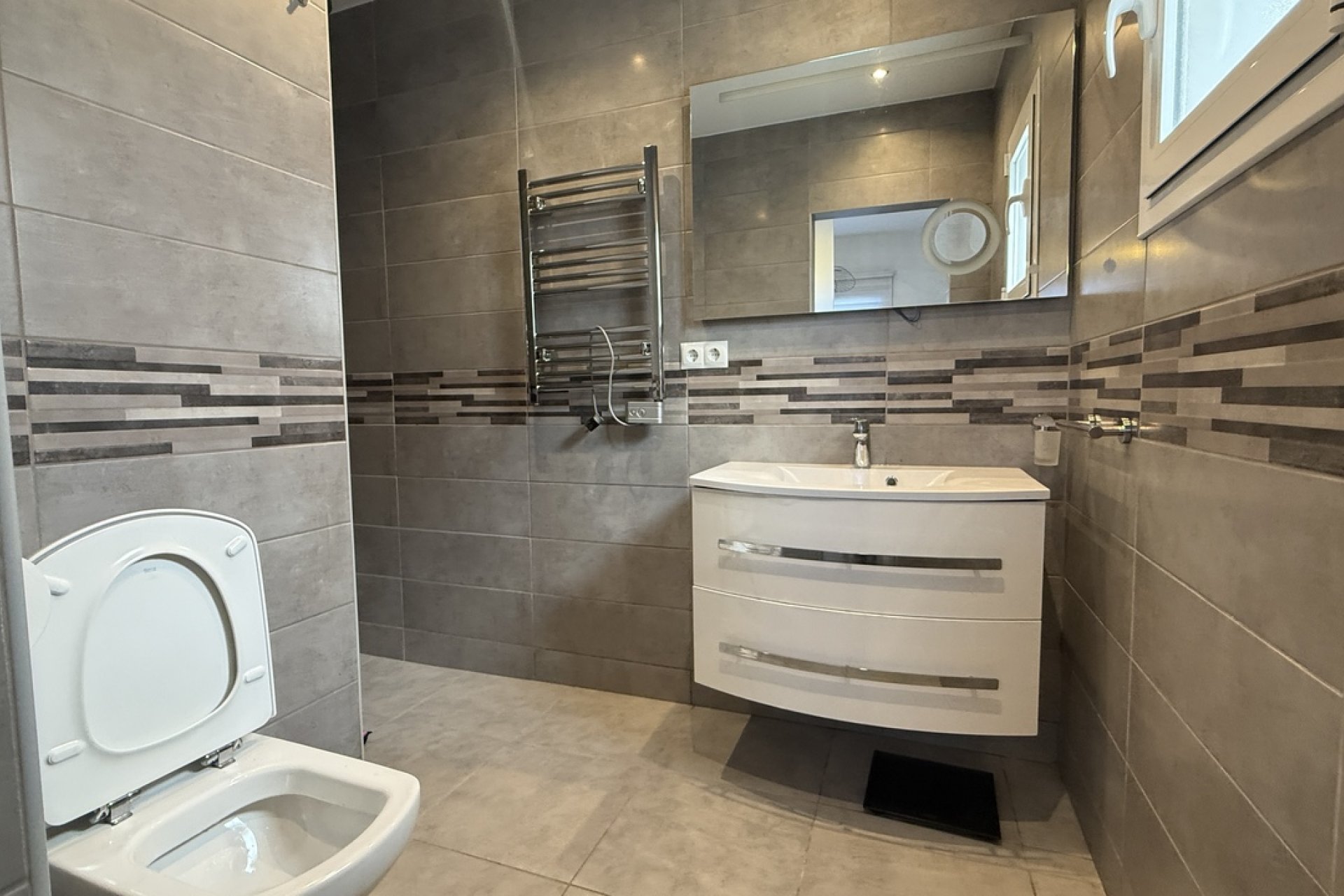 Resale - Villa - Orihuela Costa - Villamartín