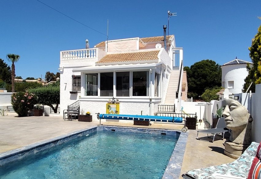 Resale - Villa - Orihuela Costa - Vistabella