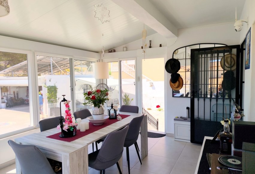 Resale - Villa - Orihuela Costa - Vistabella