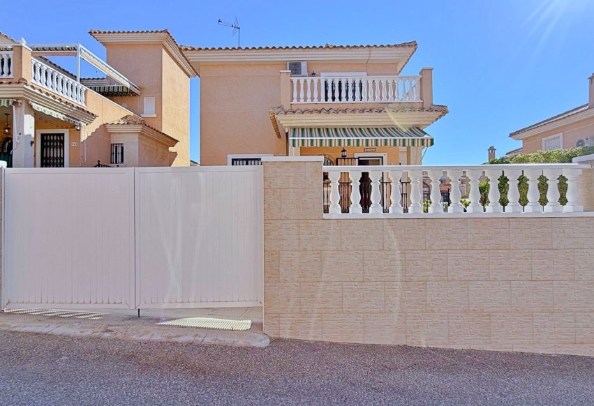 Resale - Villa - Orihuela - Orihuela Costa
