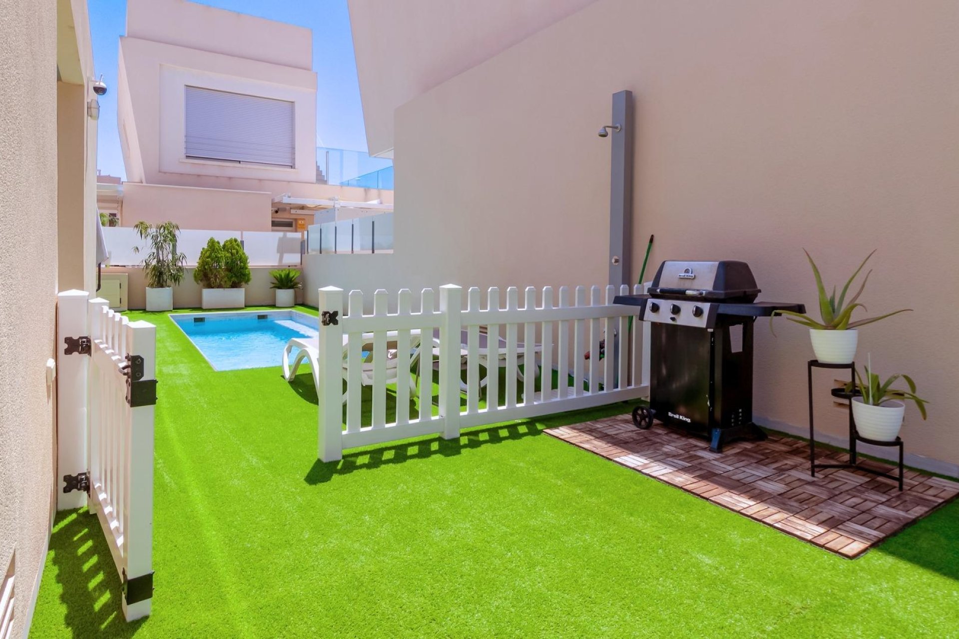 Resale - Villa - Pilar de la Horadada - Pueblo Latino