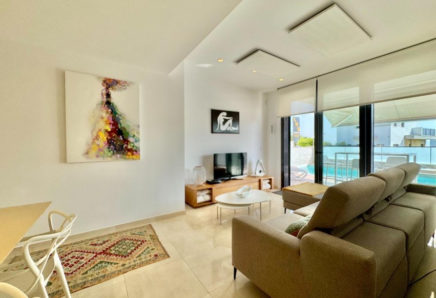 Resale - Villa - San Miguel de Salinas - Bellavista