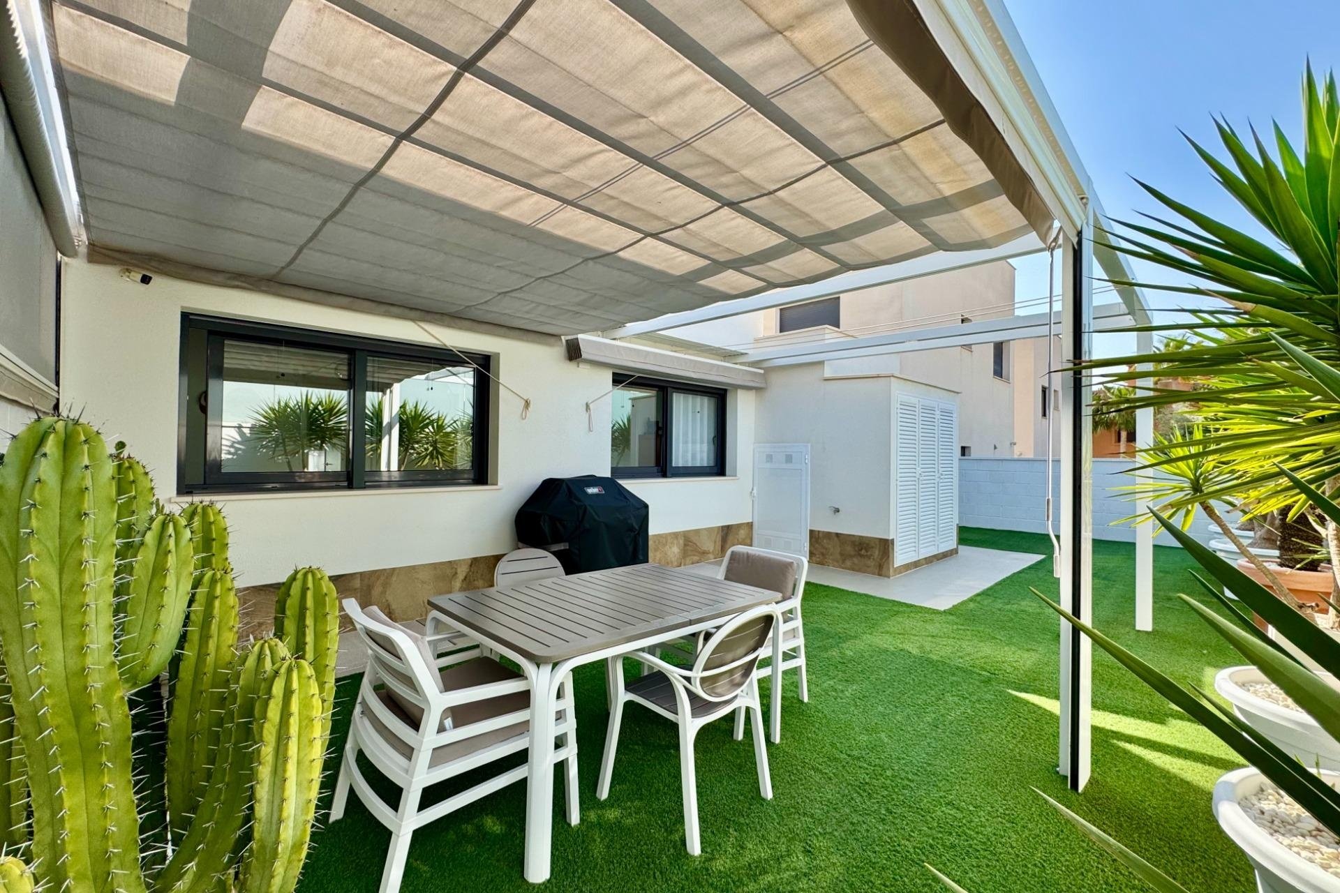 Resale - Villa - San Miguel de Salinas - Bellavista