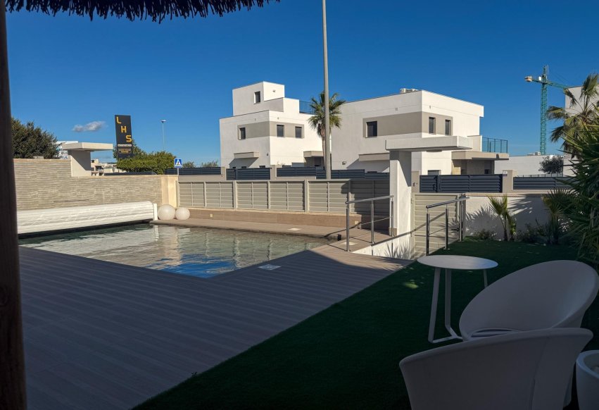 Resale - Villa - San Miguel de Salinas - Bellavista