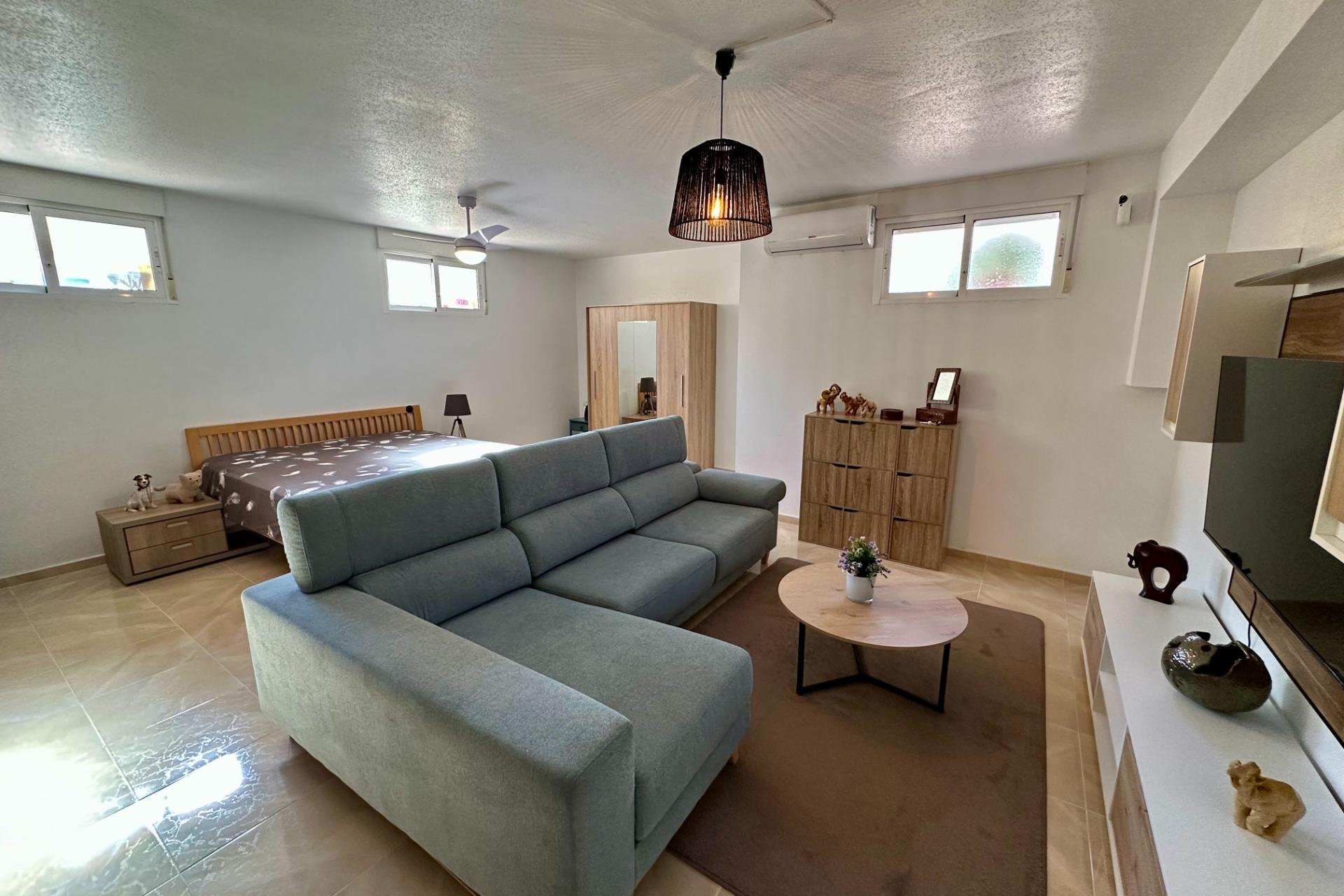 Resale - Villa - San Miguel de Salinas - Residencial los flamencos