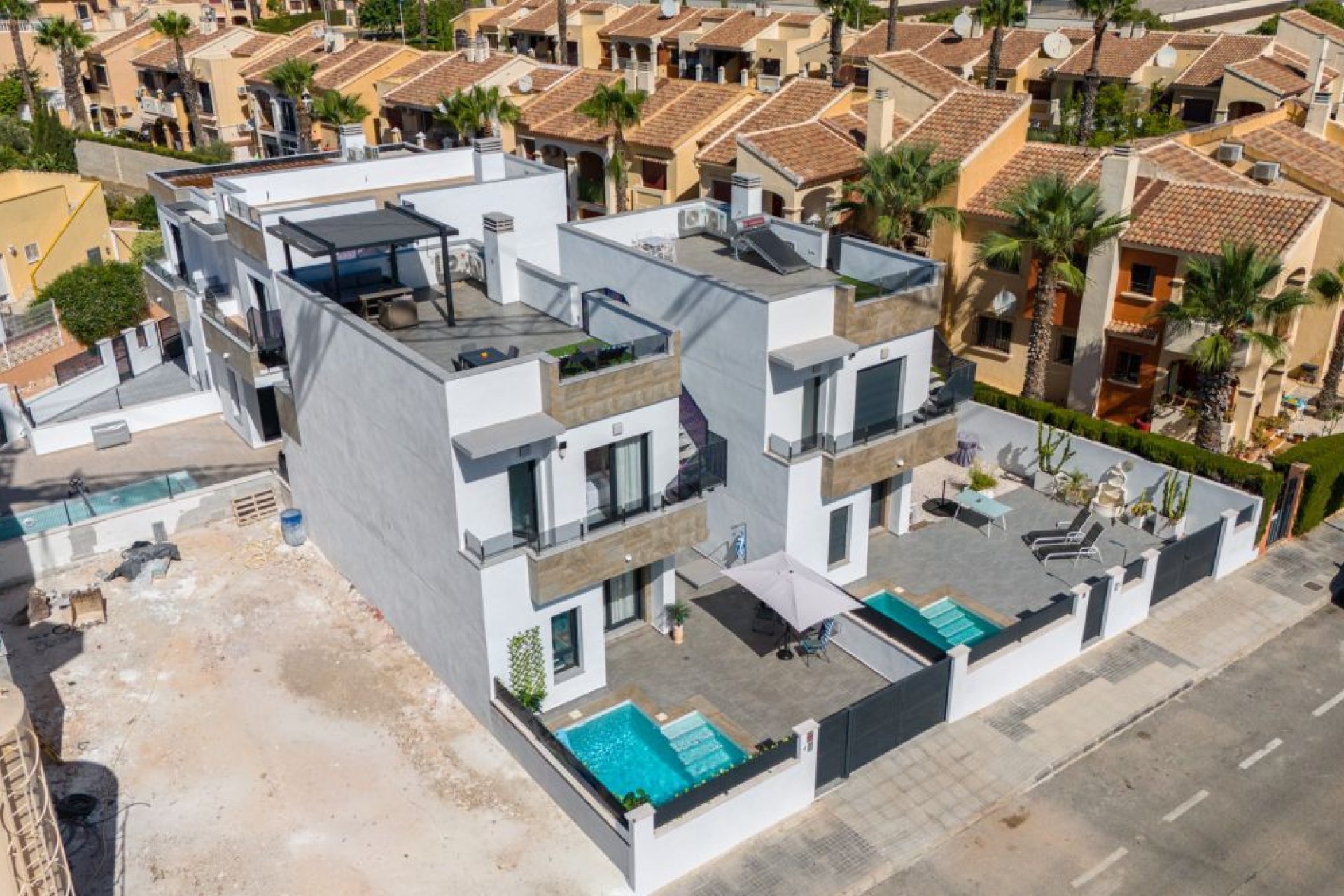 Resale - Villa - Torrevieja - La Siesta - El Salado -  Torreta