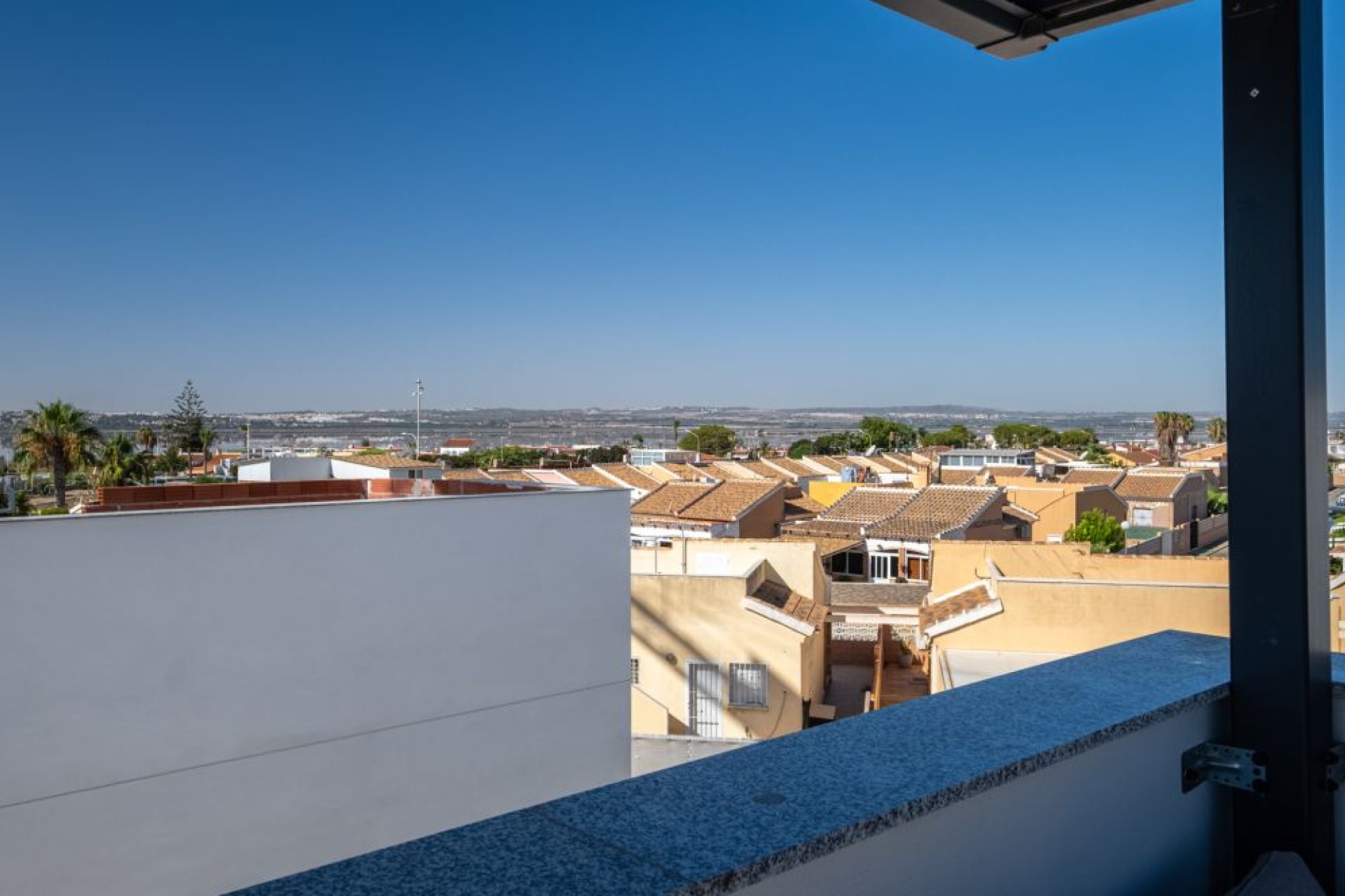 Resale - Villa - Torrevieja - La Siesta - El Salado -  Torreta