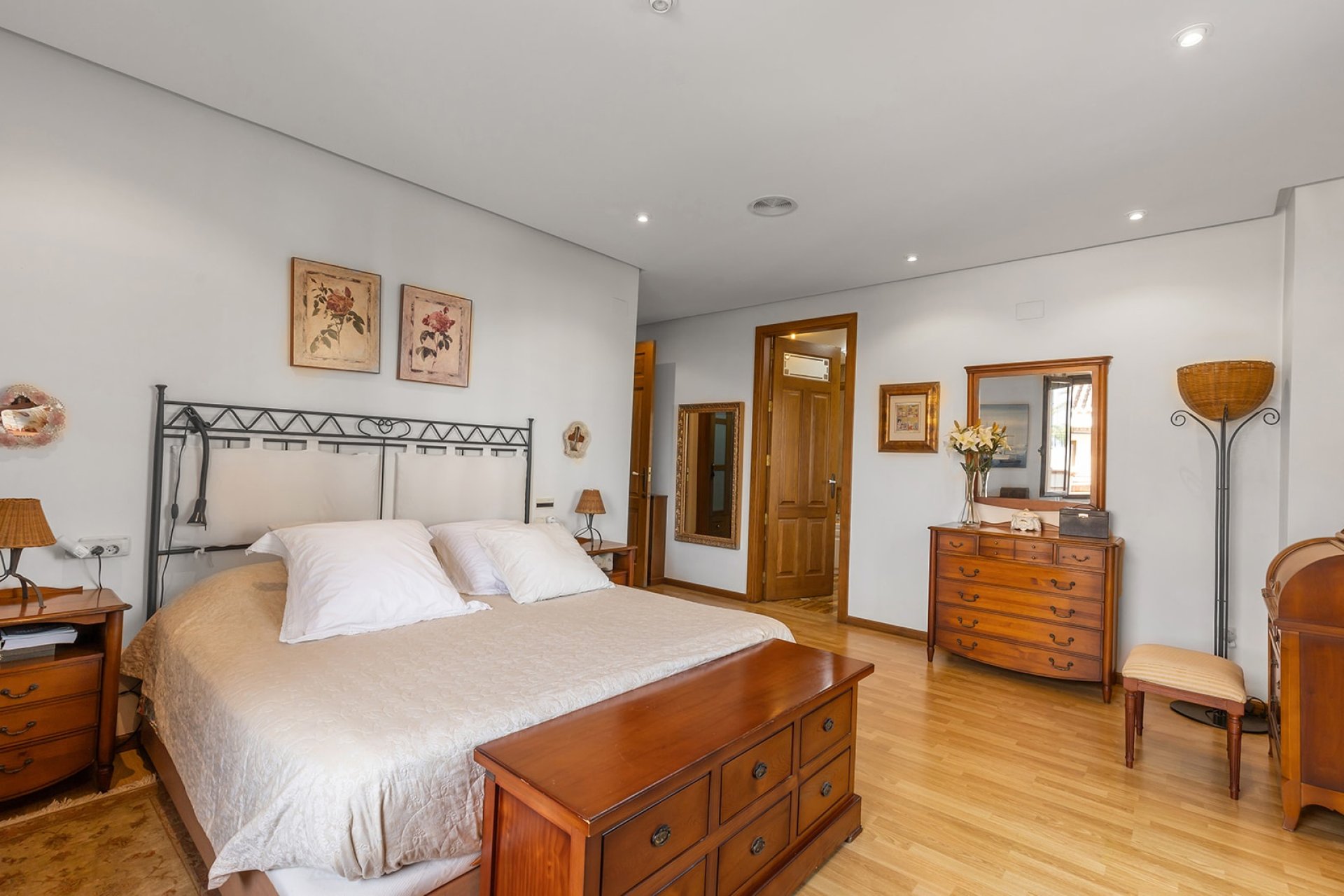 Resale - Villa - Torrevieja - La Veleta