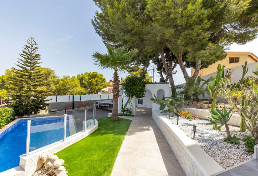 Resale - Villa - Torrevieja - Los Balcones