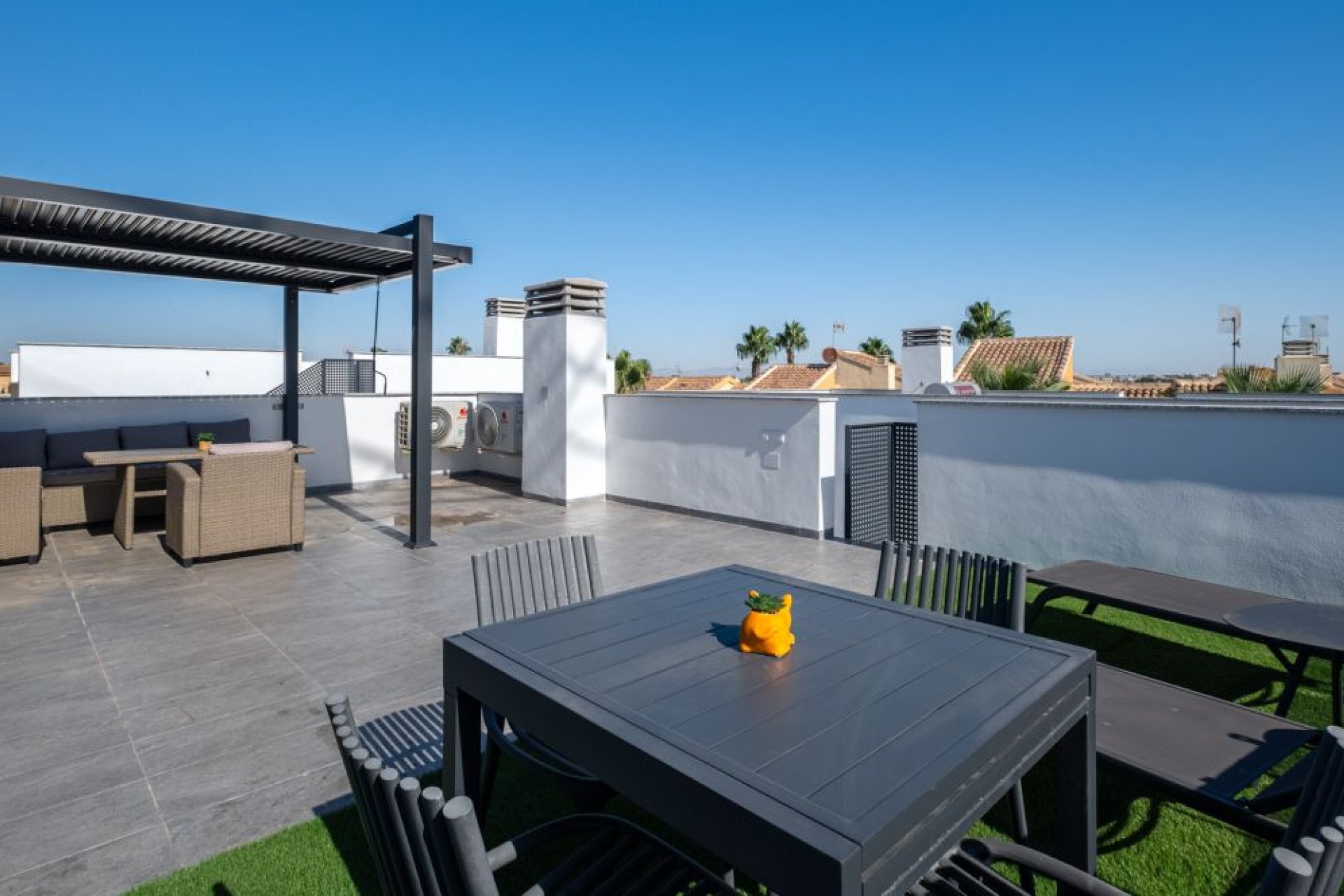 Resale - Villa - Torrevieja