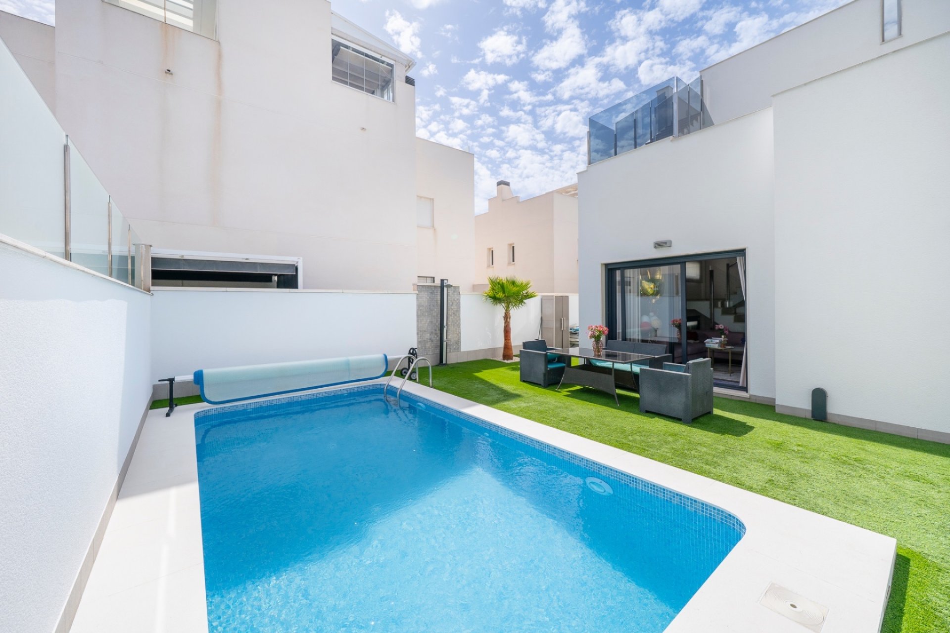 Resale - Villa - Torrevieja