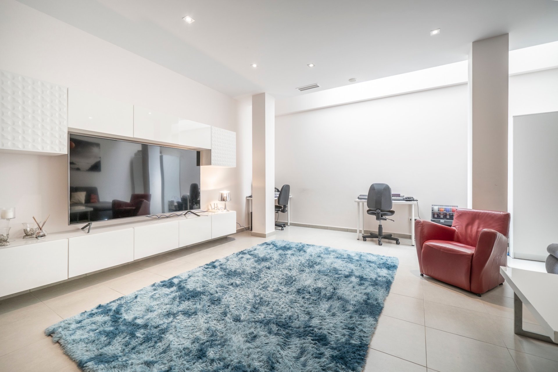 Resale - Villa - Torrevieja