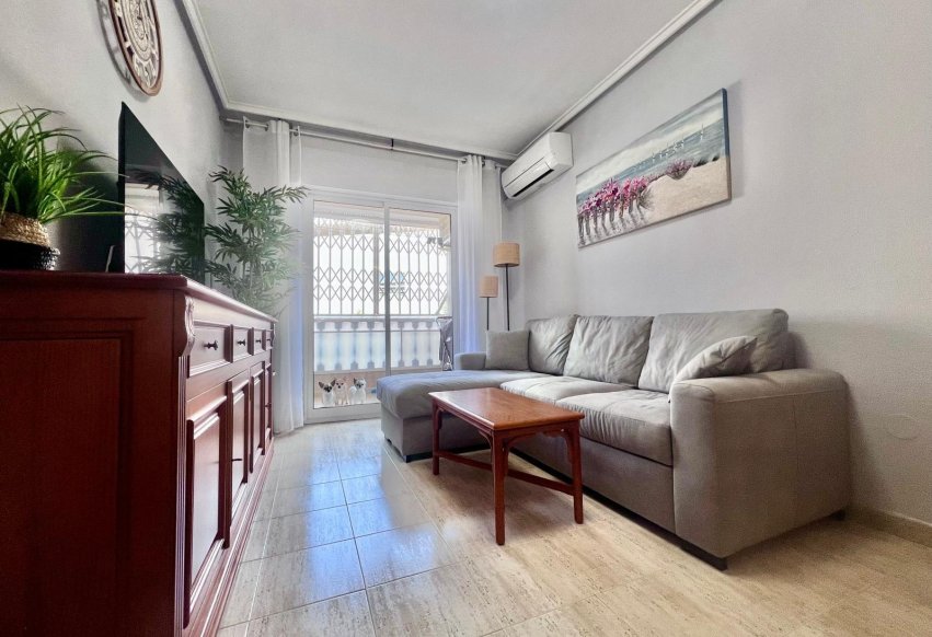 Reventa - Apartamento / piso - Torrevieja - El Acequión - Los Náufragos