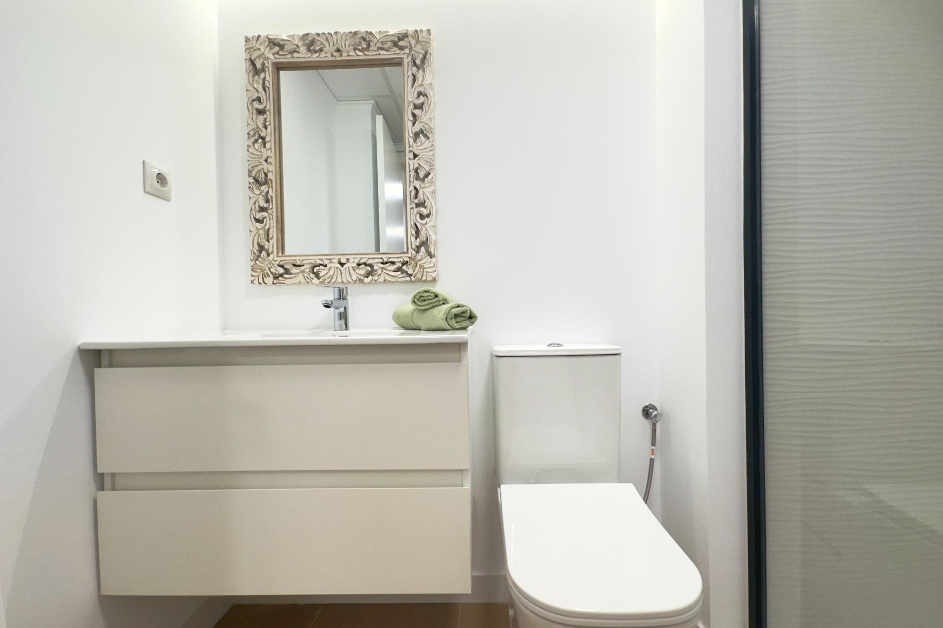 Reventa - Apartamento / piso - Torrevieja - El Acequión - Los Náufragos