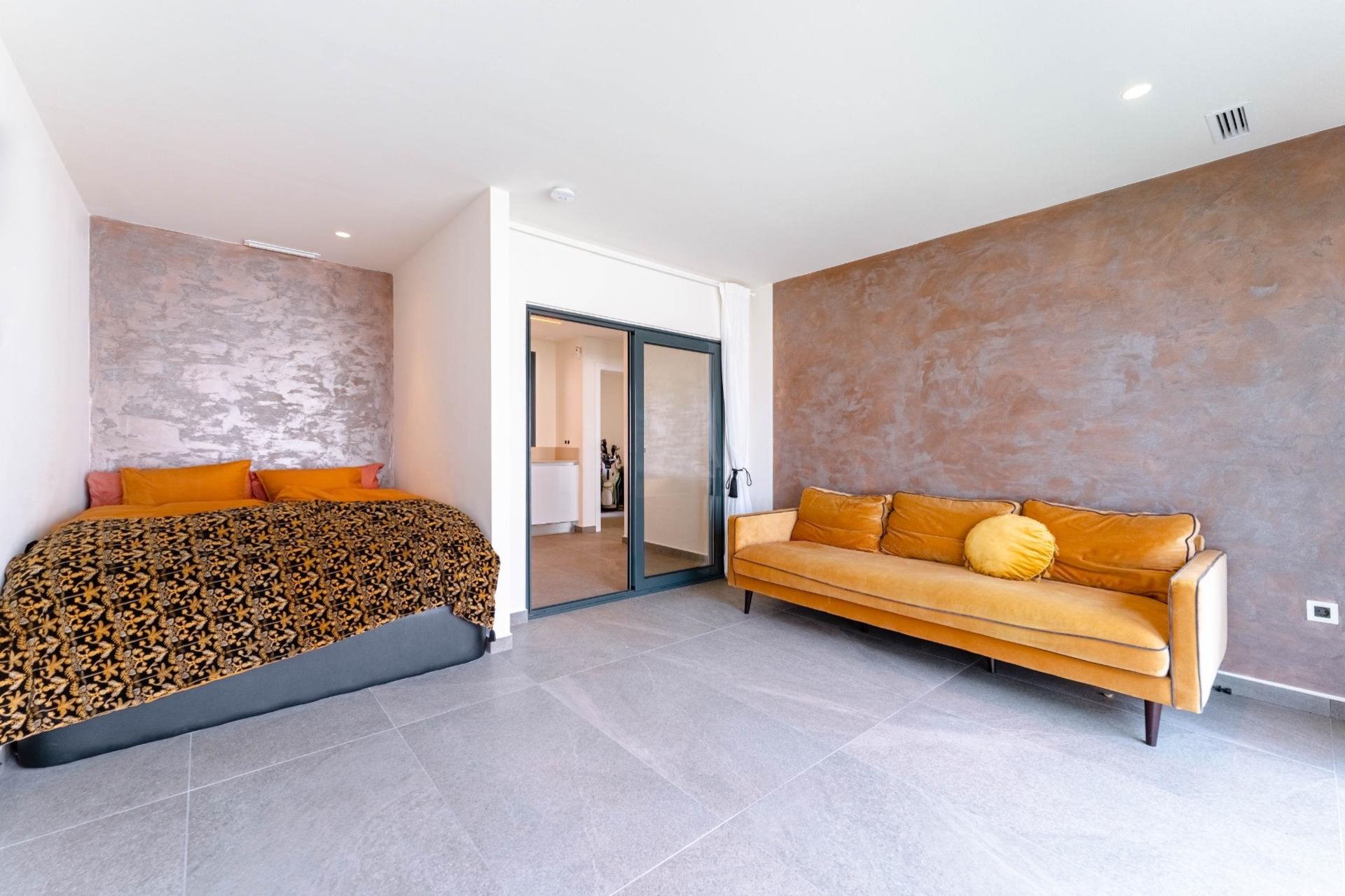 Reventa - Villa - San Miguel de Salinas - Bellavista