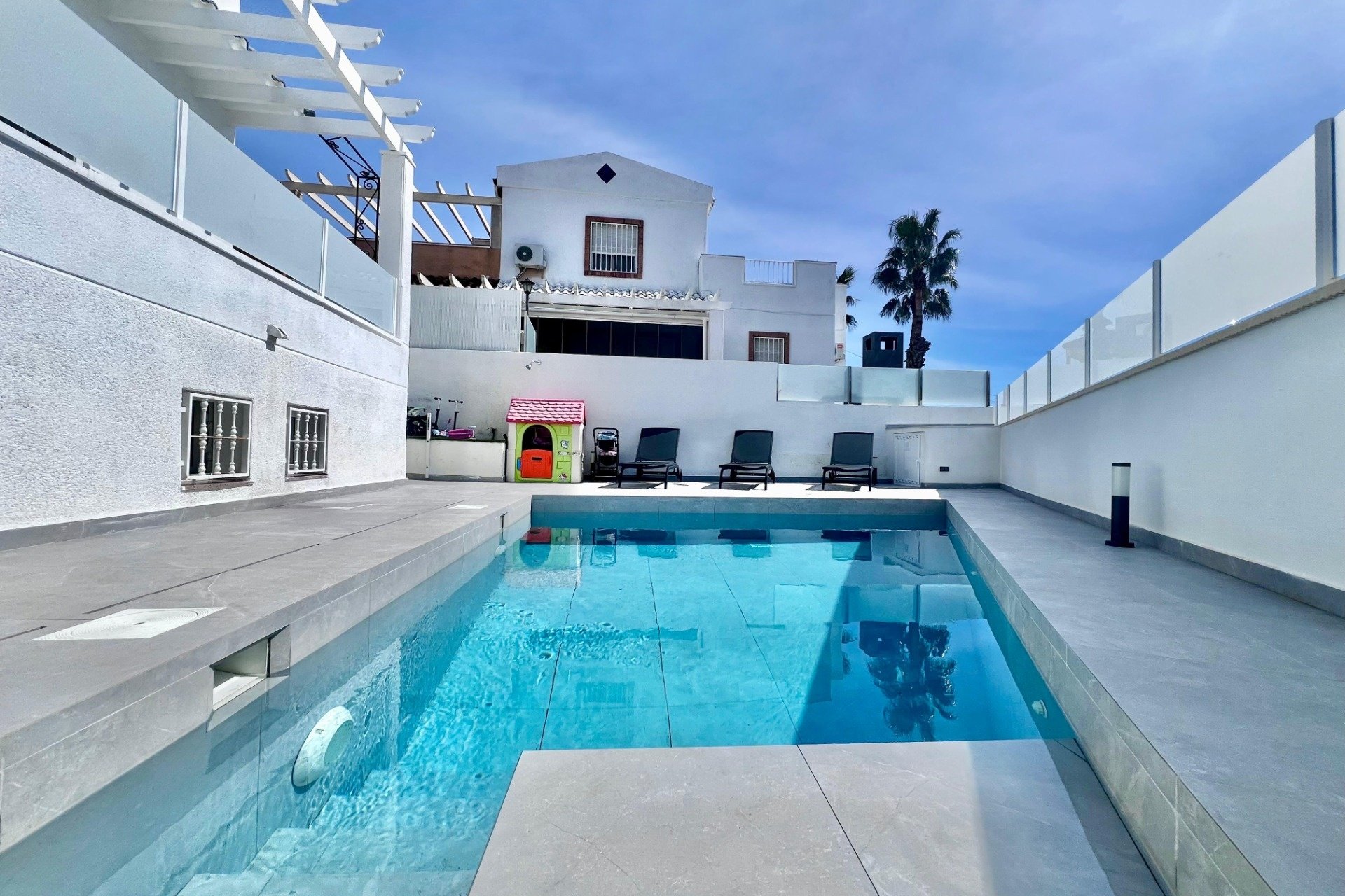 Reventa - Villa - San Miguel de Salinas - Las filipinas