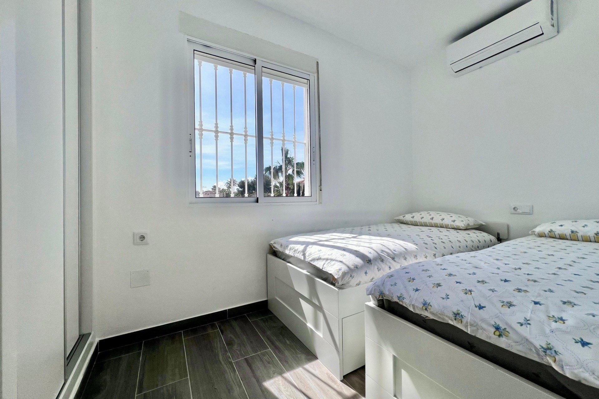 Reventa - Villa - San Miguel de Salinas - Las filipinas