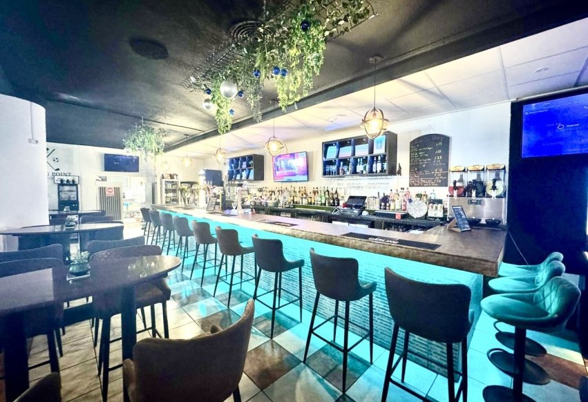 Revente - Local comercial - San Miguel de Salinas