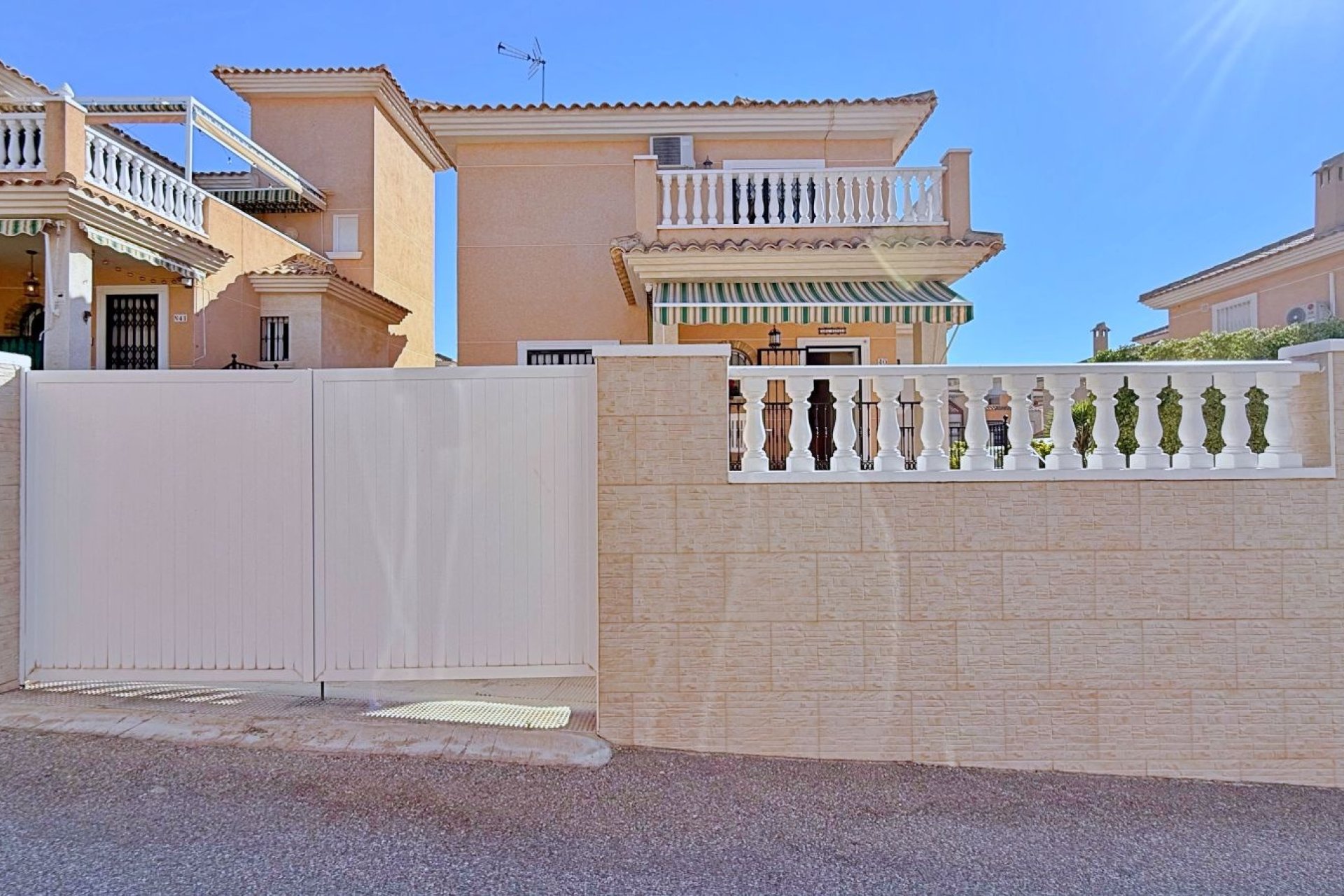 Revente - Villa - Orihuela - Orihuela Costa