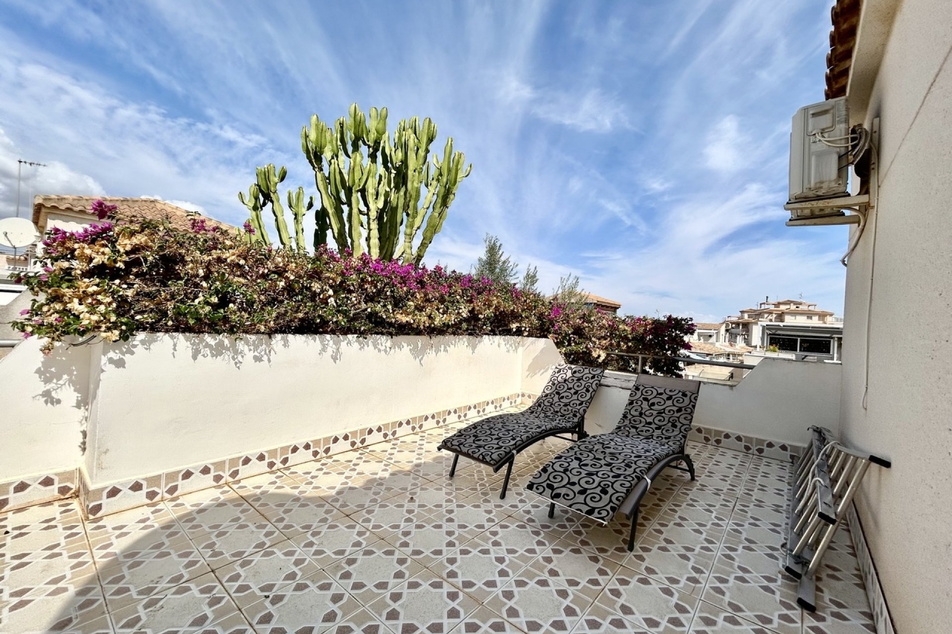 Videresalg - Tosidig - Orihuela Costa