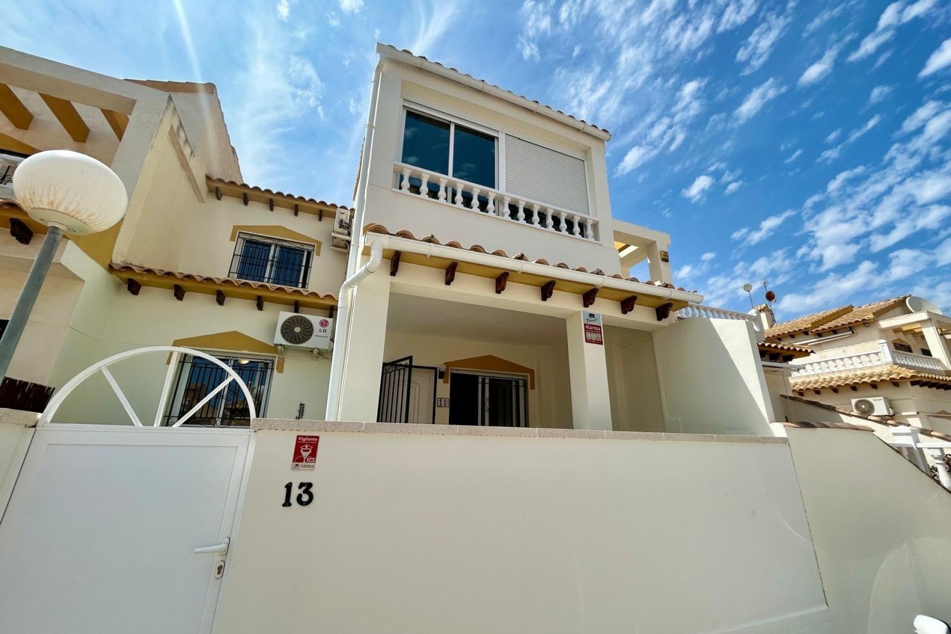 Videresalg - Tosidig - Orihuela - Urbanización Perla del Mar